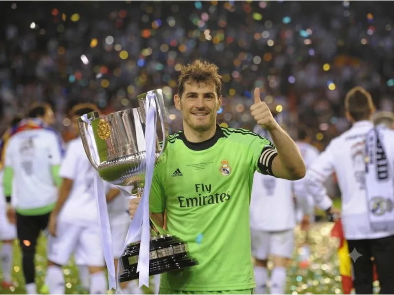 Iker Casillas: 4 dấu mốc làm nên huyền thoại thủ môn