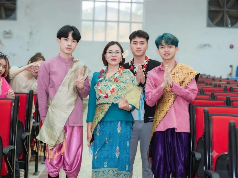 Kiểu dáng phản ánh môi trường và tập quán